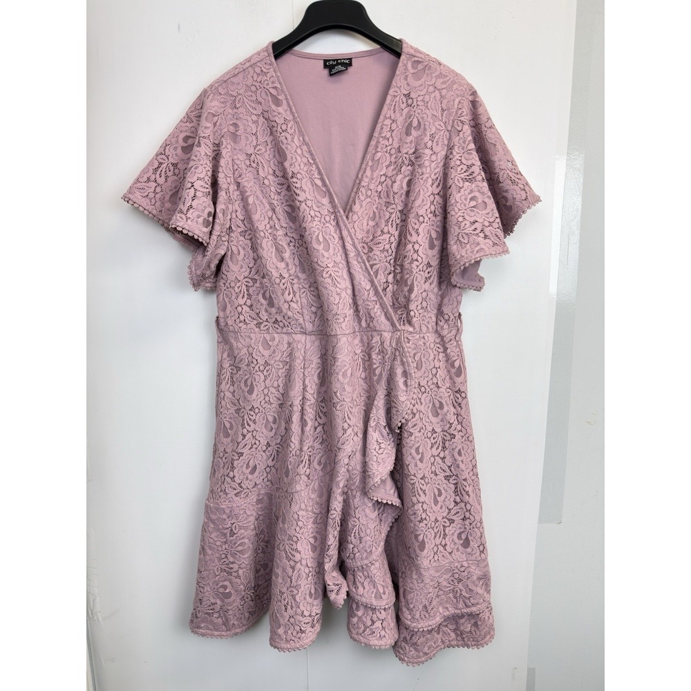 City Chic Womens Lace Dress Size M/18 Faux Wrap Flutter‎ Sleeve Rose Bud
